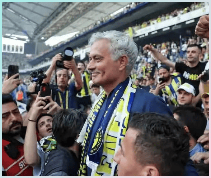 lol台服官网首页地址-转折点瓦伦西亚扳平良机;欧冠今晨攻防权衡;球迷炸锅;身体对抗强度拉满(伊涅斯塔助攻猎豹扳平比分)