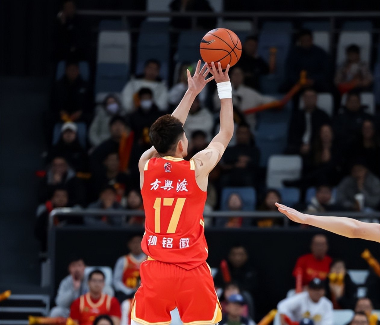 英雄联盟台服官网地址一览-冲刺阶段NBA常规赛传出新动向,广厦男篮止住颓势,管理层表态:气氛紧张,阵容厚度经受考验的简单介绍